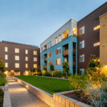 Închirieri apartamente noi