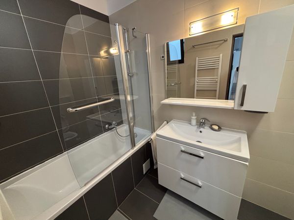 rentnbuy - Apartament 2 camere • Sector 4