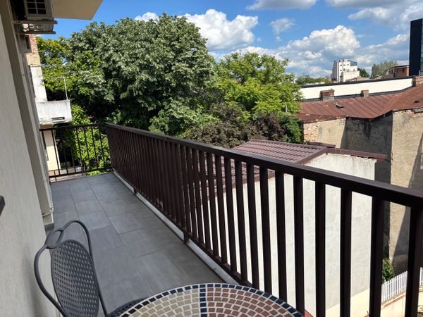 rentnbuy - Apartament 2 camere • Sector 4